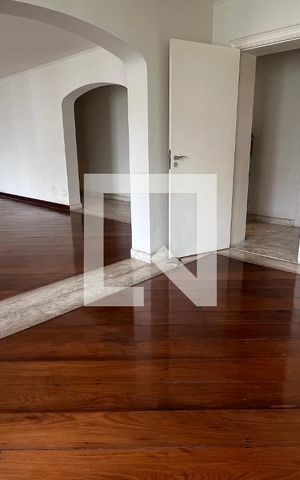Apartamento à venda com 218m², 3 quartos e 2 vagas Apartamento à venda com 218m², 3 quartos e 2 vagasSala de Jantar