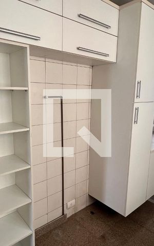 Apartamento à venda com 218m², 3 quartos e 2 vagas Apartamento à venda com 218m², 3 quartos e 2 vagasCozinha - Armários