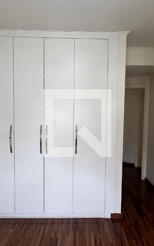 Apartamento à venda com 218m², 3 quartos e 2 vagas Apartamento à venda com 218m², 3 quartos e 2 vagasQuarto