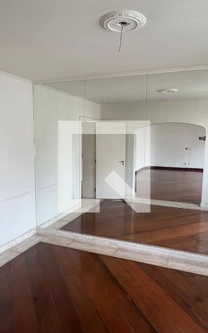 Apartamento à venda com 218m², 3 quartos e 2 vagas Apartamento à venda com 218m², 3 quartos e 2 vagasSala de Jantar