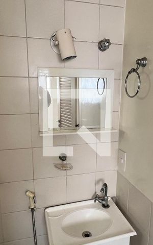 Apartamento à venda com 218m², 3 quartos e 2 vagas Apartamento à venda com 218m², 3 quartos e 2 vagasBanheiro de serviço