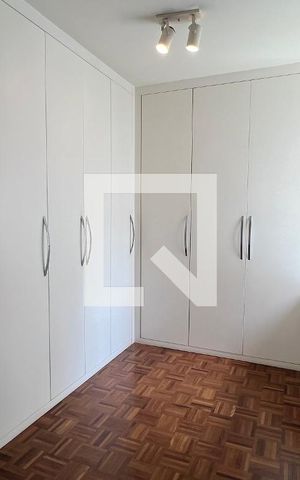 Apartamento à venda com 218m², 3 quartos e 2 vagas Apartamento à venda com 218m², 3 quartos e 2 vagasCloset da suíte 2