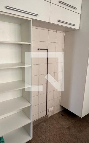 Apartamento à venda com 218m², 3 quartos e 2 vagas Apartamento à venda com 218m², 3 quartos e 2 vagasCozinha - Armários