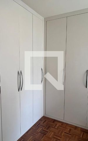 Apartamento à venda com 218m², 3 quartos e 2 vagas Apartamento à venda com 218m², 3 quartos e 2 vagasCloset da suíte 2