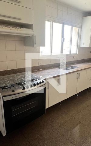 Apartamento à venda com 218m², 3 quartos e 2 vagas Apartamento à venda com 218m², 3 quartos e 2 vagasCozinha - Armários