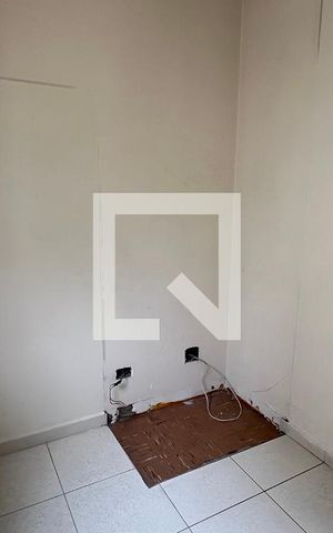 Apartamento à venda com 218m², 3 quartos e 2 vagas Apartamento à venda com 218m², 3 quartos e 2 vagasQuarto de Serviço