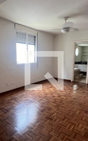 Apartamento à venda com 218m², 3 quartos e 2 vagas Apartamento à venda com 218m², 3 quartos e 2 vagasCloset da suíte 2