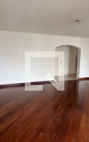 Apartamento à venda com 218m², 3 quartos e 2 vagas Apartamento à venda com 218m², 3 quartos e 2 vagasSala
