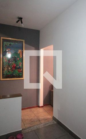 Casa para alugar com 90m², 2 quartos e 1 vagaHall