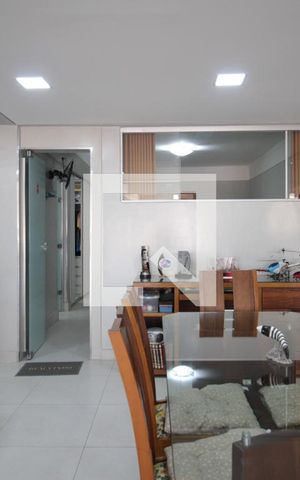 Casa à venda com 220m², 4 quartos e 2 vagasSala de TV