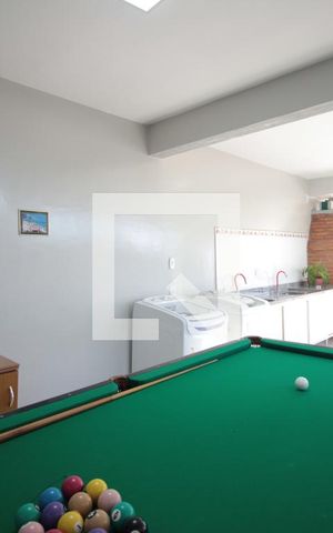 Casa à venda com 220m², 4 quartos e 2 vagasSala de TV