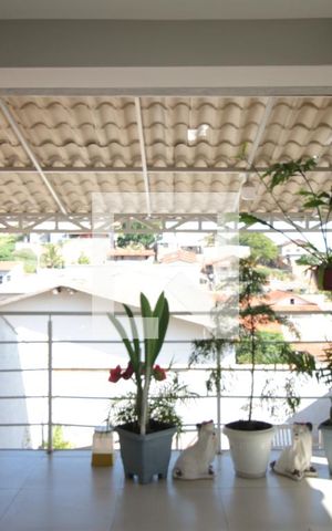 Casa à venda com 220m², 4 quartos e 2 vagasArea de Serviço e Area Gourmet