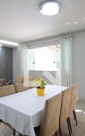 Casa à venda com 220m², 4 quartos e 2 vagasSala de Estar e Copa