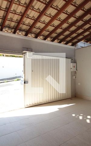 Casa à venda com 220m², 4 quartos e 2 vagasGaragem
