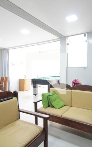 Casa à venda com 220m², 4 quartos e 2 vagasSala de TV