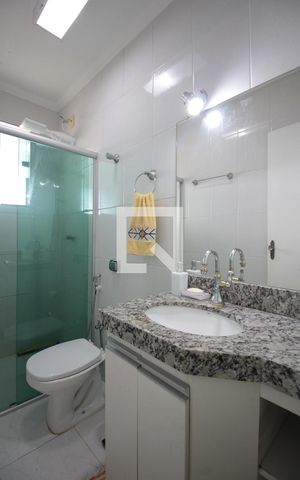 Casa à venda com 220m², 4 quartos e 2 vagasBanheiro Social