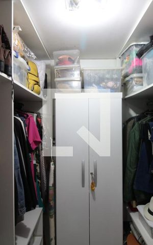 Casa à venda com 220m², 4 quartos e 2 vagasCloset da Suite 1