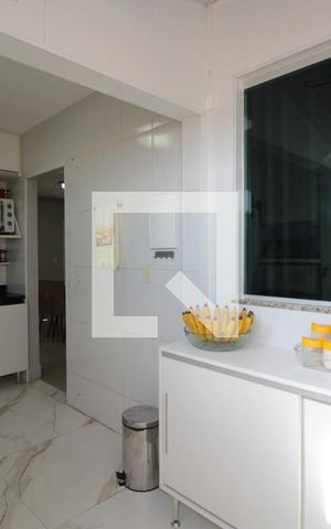 Casa à venda com 220m², 4 quartos e 2 vagasCozinha