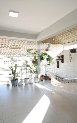 Casa à venda com 220m², 4 quartos e 2 vagasArea de Serviço e Area Gourmet