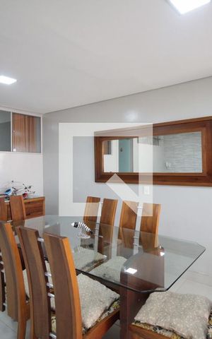Casa à venda com 220m², 4 quartos e 2 vagasSala de TV