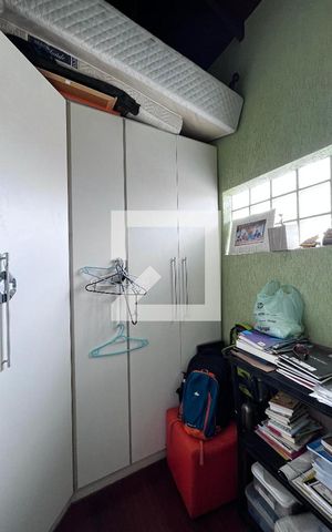 Casa à venda com 352m², 4 quartos e 4 vagas Casa à venda com 352m², 4 quartos e 4 vagasQuarto de Serviço