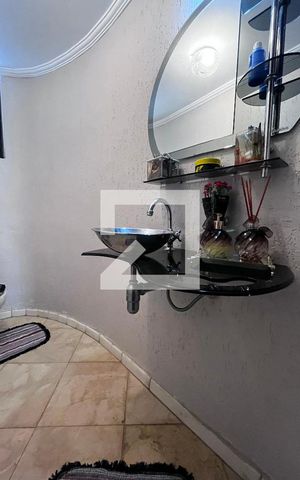Casa à venda com 352m², 4 quartos e 4 vagas Casa à venda com 352m², 4 quartos e 4 vagasBanheiro
