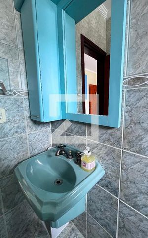 Casa à venda com 352m², 4 quartos e 4 vagas Casa à venda com 352m², 4 quartos e 4 vagasBanheiro