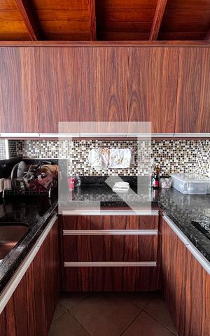 Casa à venda com 352m², 4 quartos e 4 vagas Casa à venda com 352m², 4 quartos e 4 vagasÁrea comum