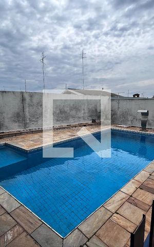 Casa à venda com 352m², 4 quartos e 4 vagas Casa à venda com 352m², 4 quartos e 4 vagasÁrea comum