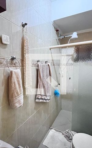 Casa à venda com 352m², 4 quartos e 4 vagas Casa à venda com 352m², 4 quartos e 4 vagasBanheiro