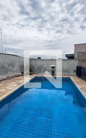 Casa à venda com 352m², 4 quartos e 4 vagas Casa à venda com 352m², 4 quartos e 4 vagasÁrea comum