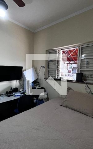 Casa à venda com 352m², 4 quartos e 4 vagas Casa à venda com 352m², 4 quartos e 4 vagasQuarto 1