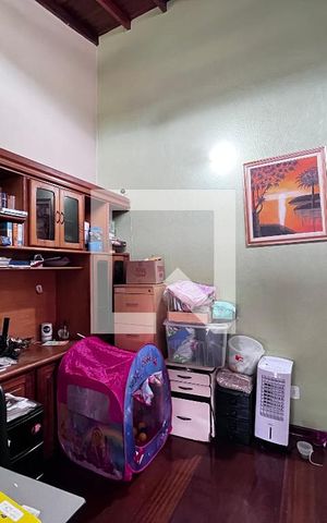 Casa à venda com 352m², 4 quartos e 4 vagas Casa à venda com 352m², 4 quartos e 4 vagasQuarto 3