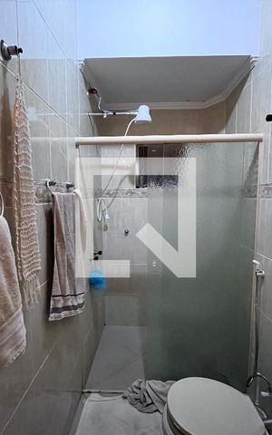Casa à venda com 352m², 4 quartos e 4 vagas Casa à venda com 352m², 4 quartos e 4 vagasBanheiro