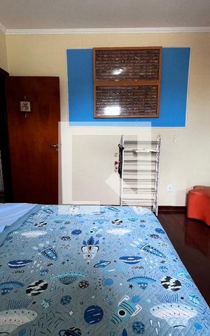 Casa à venda com 352m², 4 quartos e 4 vagas Casa à venda com 352m², 4 quartos e 4 vagasQuarto 4