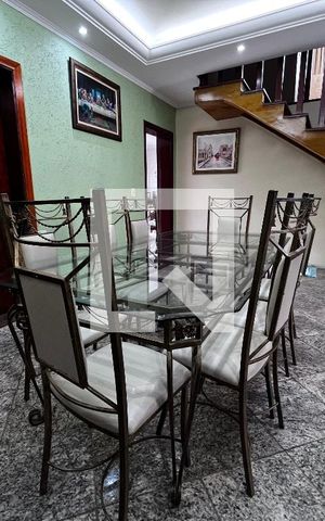 Casa à venda com 352m², 4 quartos e 4 vagas Casa à venda com 352m², 4 quartos e 4 vagasCozinha