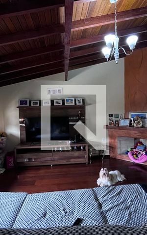 Casa à venda com 352m², 4 quartos e 4 vagas Casa à venda com 352m², 4 quartos e 4 vagasQuarto 3