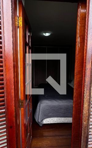 Casa à venda com 352m², 4 quartos e 4 vagas Casa à venda com 352m², 4 quartos e 4 vagasSacada