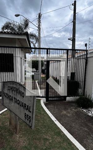Casa à venda com 352m², 4 quartos e 4 vagas Casa à venda com 352m², 4 quartos e 4 vagasPlaquinha