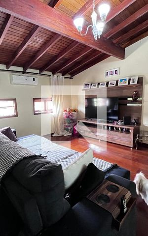 Casa à venda com 352m², 4 quartos e 4 vagas Casa à venda com 352m², 4 quartos e 4 vagasQuarto 3