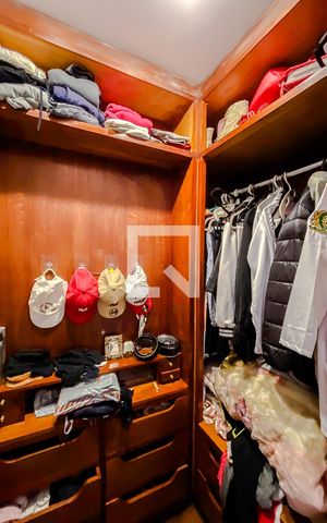 Apartamento à venda com 200m², 3 quartos e 3 vagasCloset do quarto 1