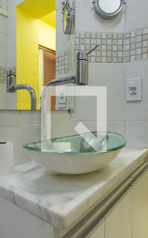 Apartamento à venda com 75m², 3 quartos e sem vagaBanheiro Suíte