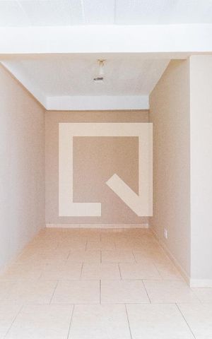 Casa para alugar com 35m², 1 quarto e sem vaga Casa para alugar com 35m², 1 quarto e sem vagaSala