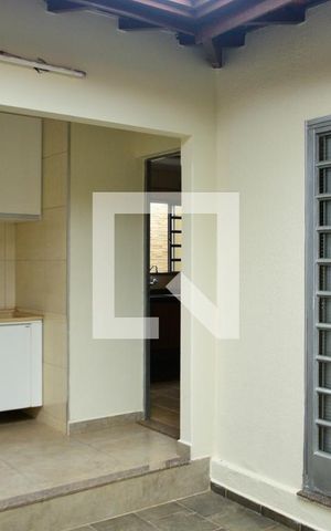 Casa à venda com 200m², 3 quartos e 3 vagas Casa à venda com 200m², 3 quartos e 3 vagasÁrea Externa