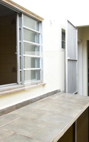 Casa à venda com 200m², 3 quartos e 3 vagas Casa à venda com 200m², 3 quartos e 3 vagasÁrea Externa