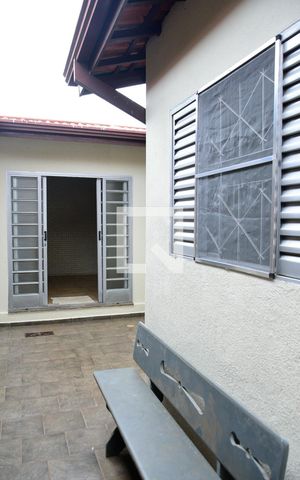 Casa à venda com 200m², 3 quartos e 3 vagas Casa à venda com 200m², 3 quartos e 3 vagasÁrea Externa