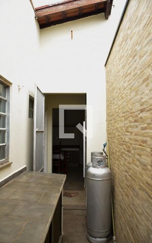 Casa à venda com 200m², 3 quartos e 3 vagas Casa à venda com 200m², 3 quartos e 3 vagasÁrea Externa
