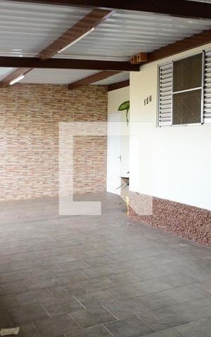 Casa à venda com 200m², 3 quartos e 3 vagas Casa à venda com 200m², 3 quartos e 3 vagasGaragem