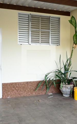 Casa à venda com 200m², 3 quartos e 3 vagas Casa à venda com 200m², 3 quartos e 3 vagasGaragem