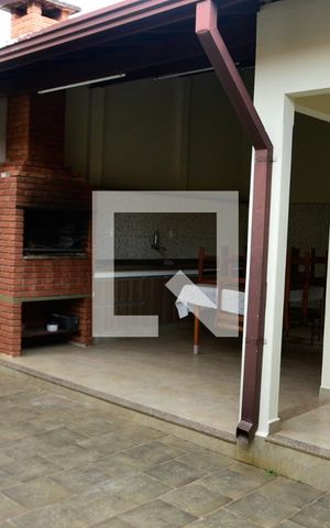 Casa à venda com 200m², 3 quartos e 3 vagas Casa à venda com 200m², 3 quartos e 3 vagasÁrea Externa